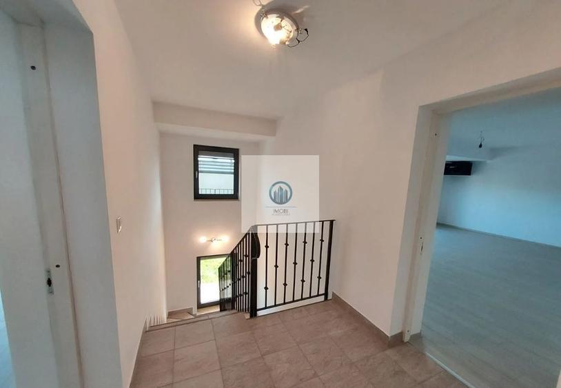 Casă individuală cu 6 camere cu Canalizare în Ultracentral