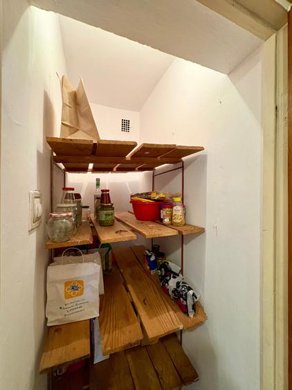 Apartament cu 3 camere semidecomandat în Titan