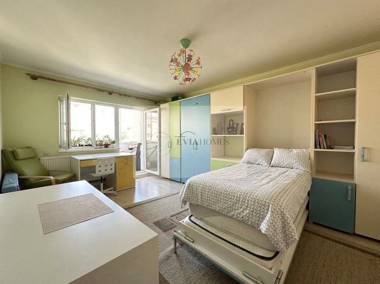 Apartament cu 4 camere decomandat, mobilat în Plopilor