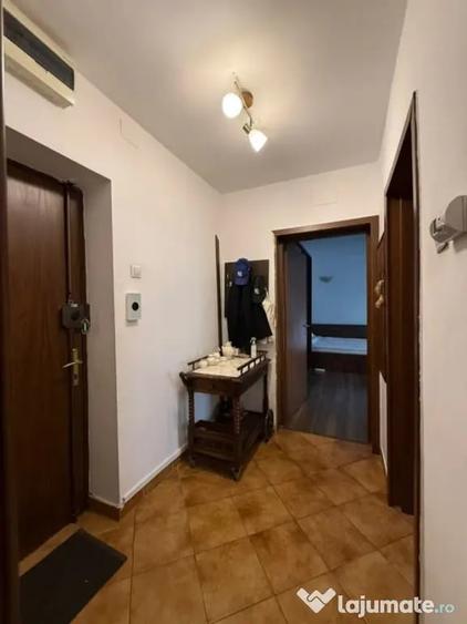 Garsonieră decomandată în Decebal