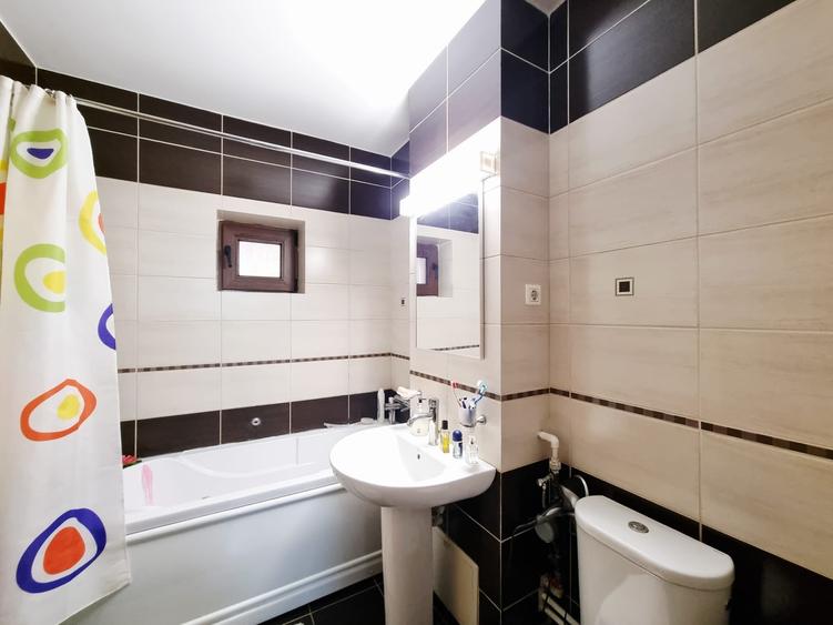 Apartament cu 3 camere decomandat în I. C. Frimu