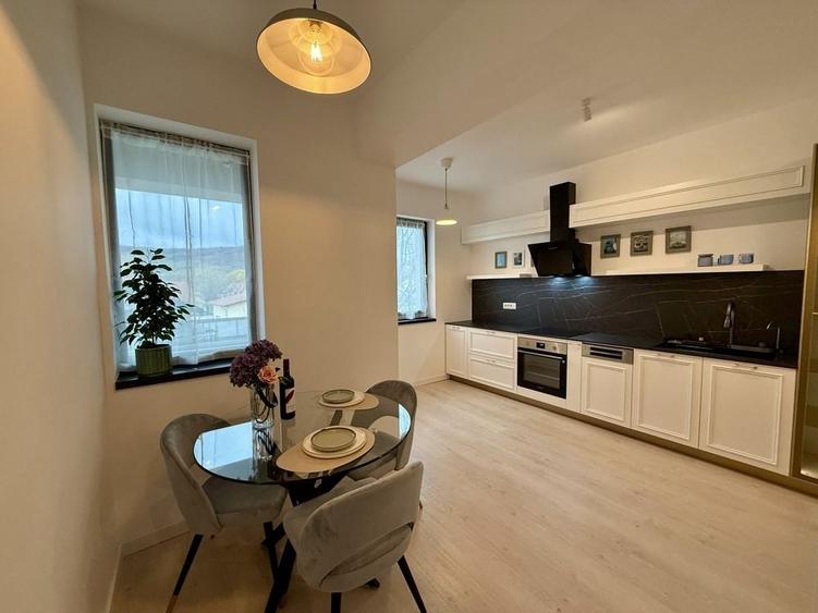 Apartament cu 2 camere decomandat în Central