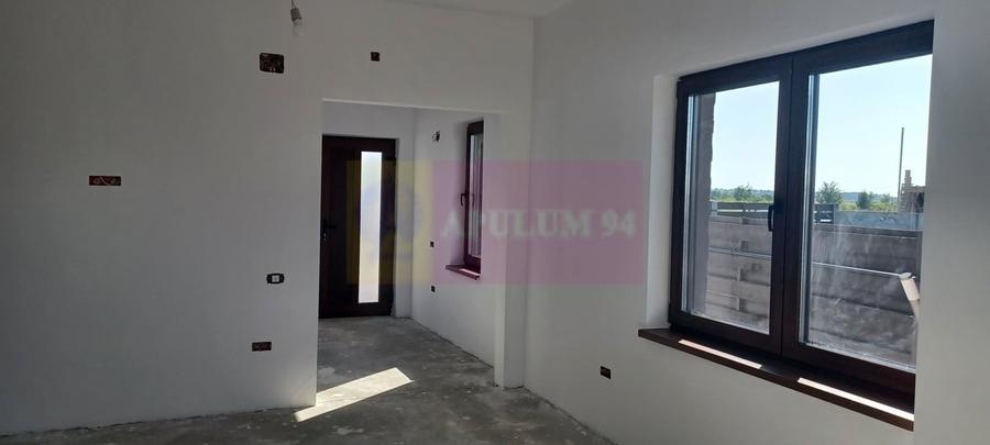 Casă cu 4 camere cu Teren 440 Mp în Central