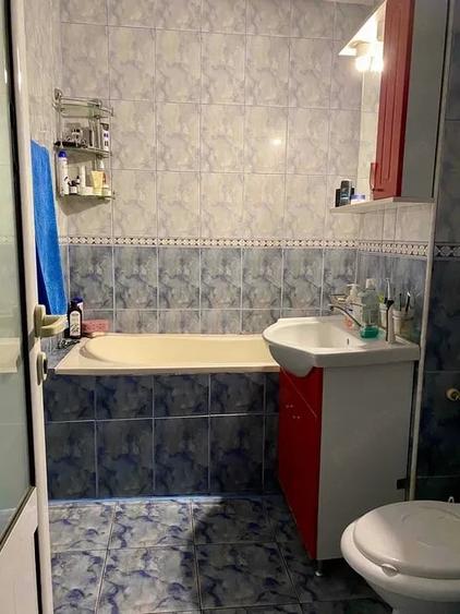 Apartament cu 3 camere decomandat în Ostroveni