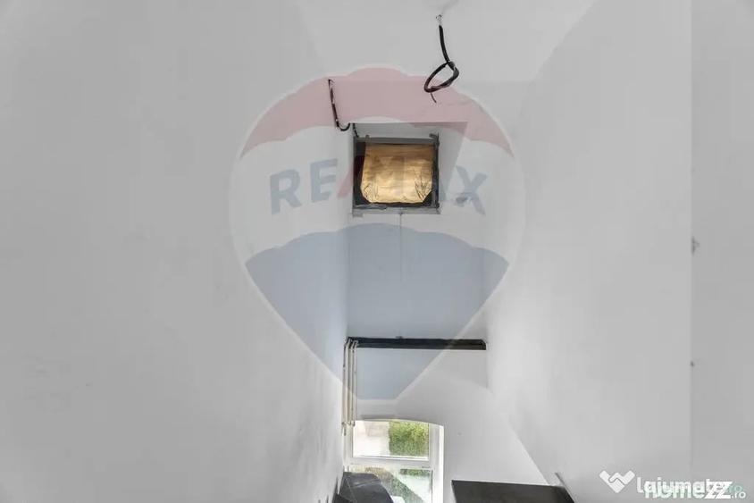 Apartament cu 7 camere decomandat în Ultracentral