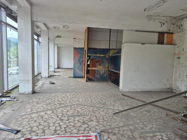 Spațiu comercial, de 500 mp, în Luncă