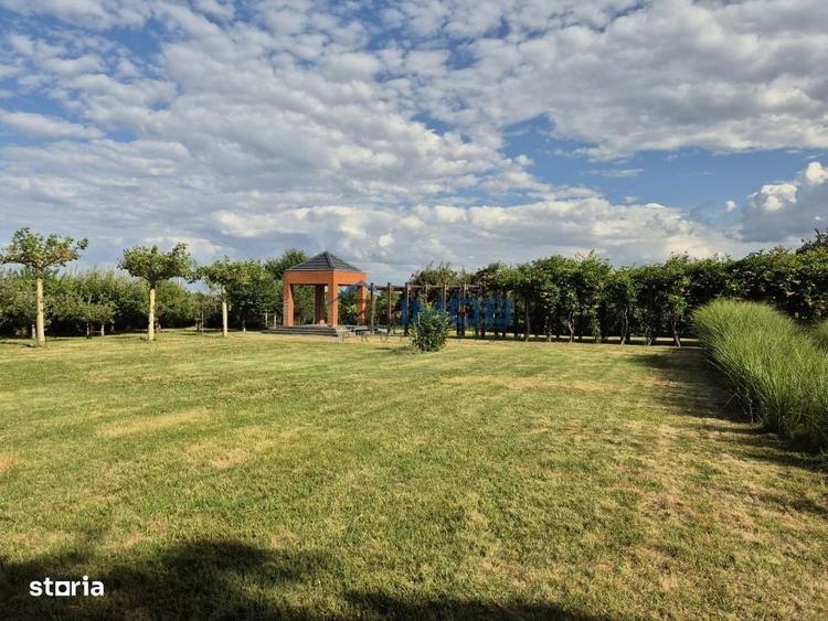 Casă cu 4 camere în Mihai Vodă