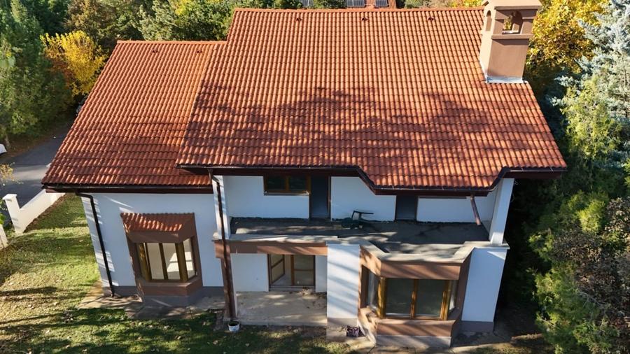 Casă individuală cu 7 camere semidecomandat cu Canalizare în Corbeanca