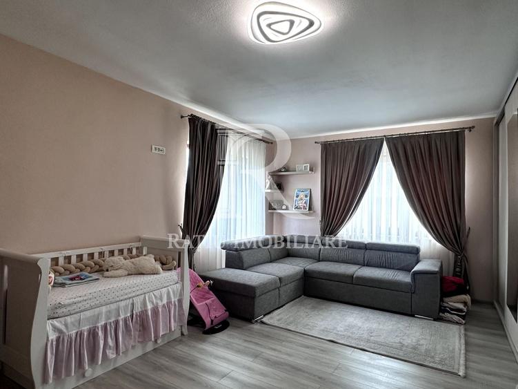 Casă individuală cu 4 camere cu Canalizare în Drăgești