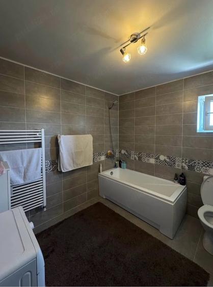 Apartament cu 3 camere decomandat în Tancodrom