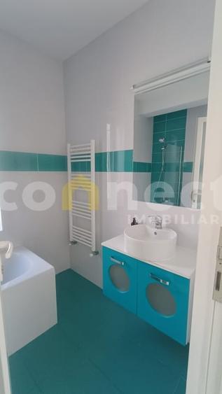 Duplex cu 4 camere cu Canalizare în Europa