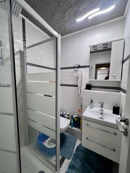Apartament cu 3 camere decomandat, mobilat în Lipovei