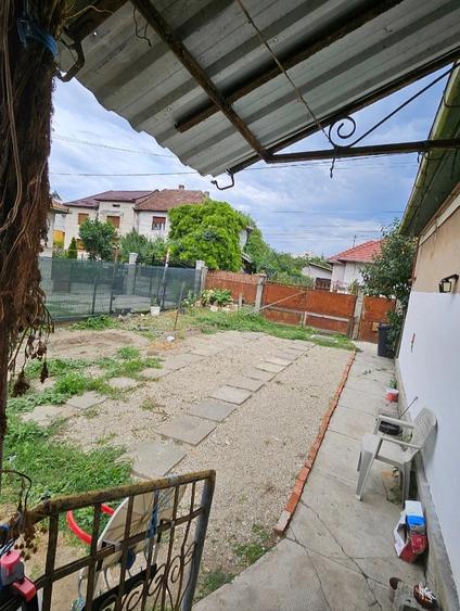 Casă cu 2 camere cu Teren 908 Mp în Central