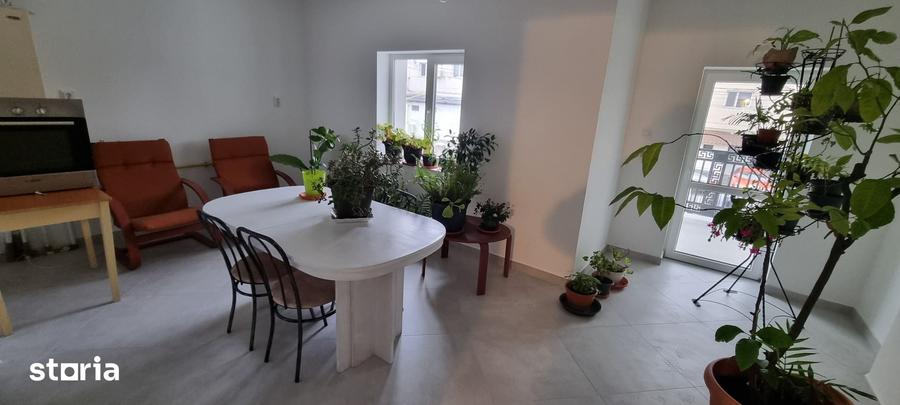 Casă cu Teren 1100 Mp în Central
