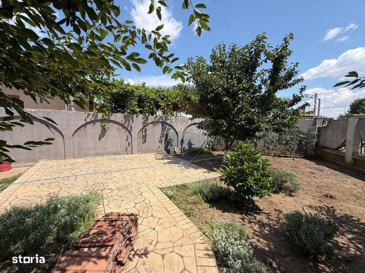 Casă cu 4 camere cu Teren 557 Mp în Central