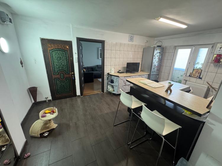 Apartament cu 3 camere decomandat în Sebastian