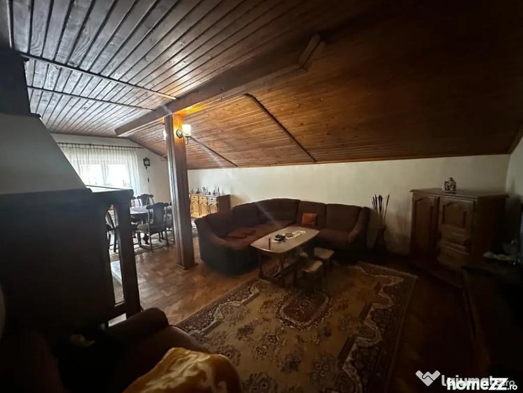 Apartament cu 3 camere decomandat în Calea București