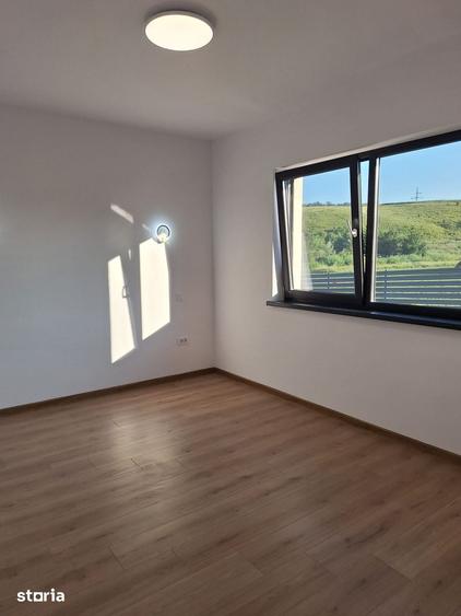 Casă cu 4 camere cu Teren 550 Mp în Central