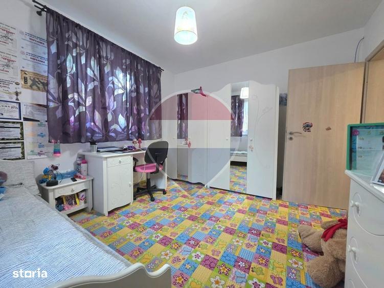 Casă cu 4 camere cu Teren 689 Mp în Central