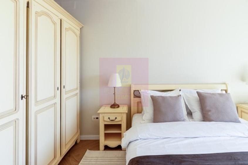 Apartament cu 3 camere semidecomandat în Herăstrău