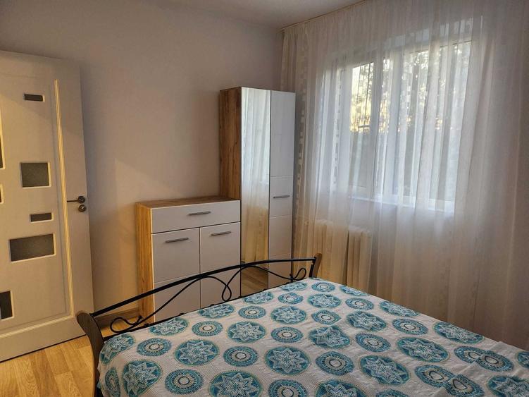 Apartament cu 2 camere decomandat în Podu Roș