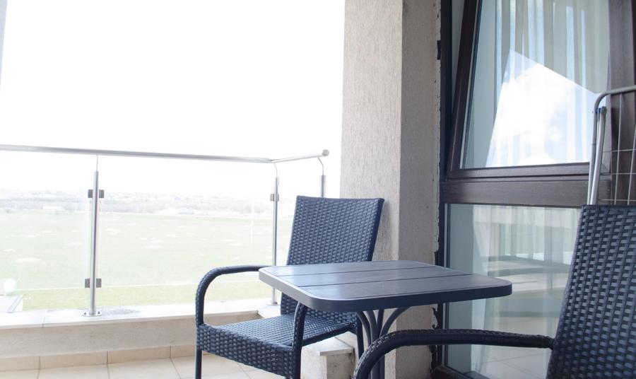 Apartament cu 3 camere semidecomandat în Pipera