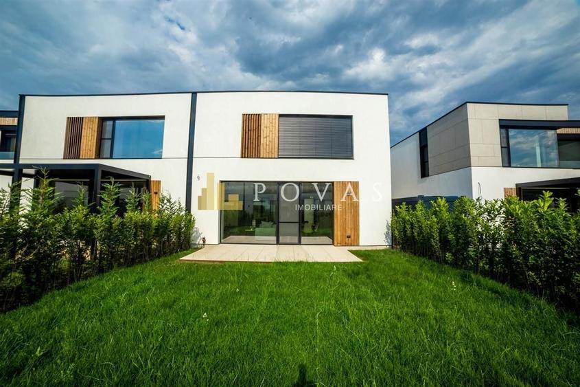 Casă individuală cu 4 camere cu Piscina în Tunari