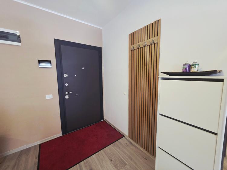 Apartament cu 2 camere semidecomandat în Tractorul