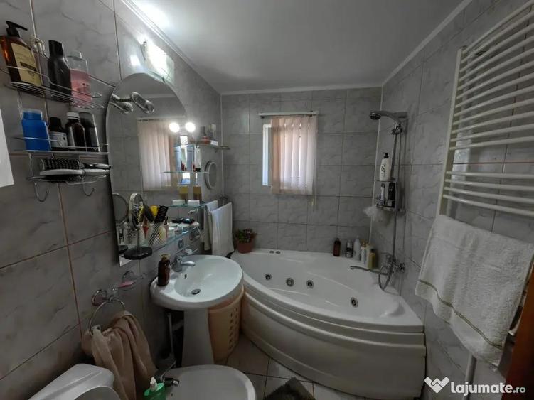 Apartament cu 2 camere decomandat în Exterior Vest