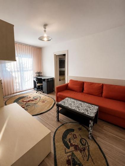 Apartament cu 2 camere decomandat în Girocului