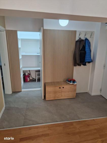 Apartament cu 3 camere decomandat, mobilat în Vitan