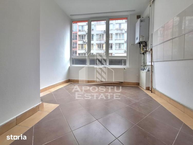 Spațiu comercial, de 50 mp, în Aurel Vlaicu
