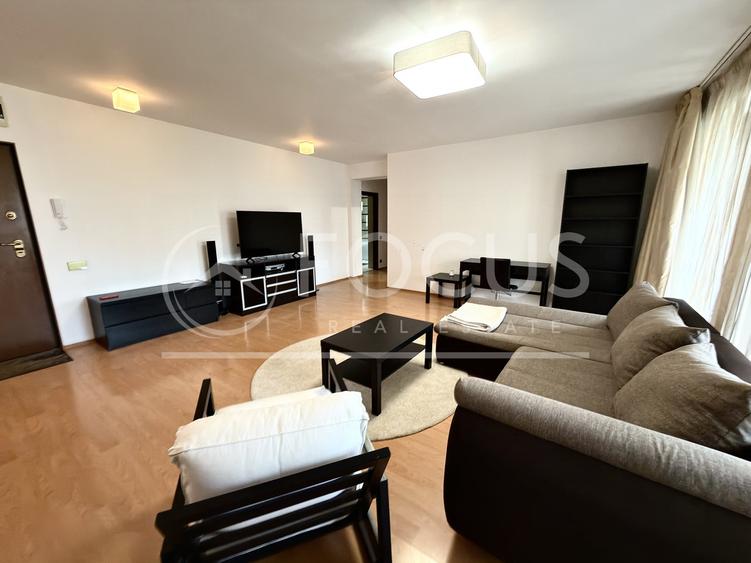 Apartament cu 3 camere semidecomandat, mobilat în Ștefan cel Mare