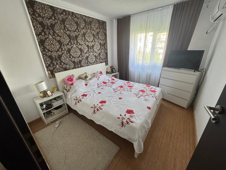 Apartament cu 3 camere decomandat în Sebastian
