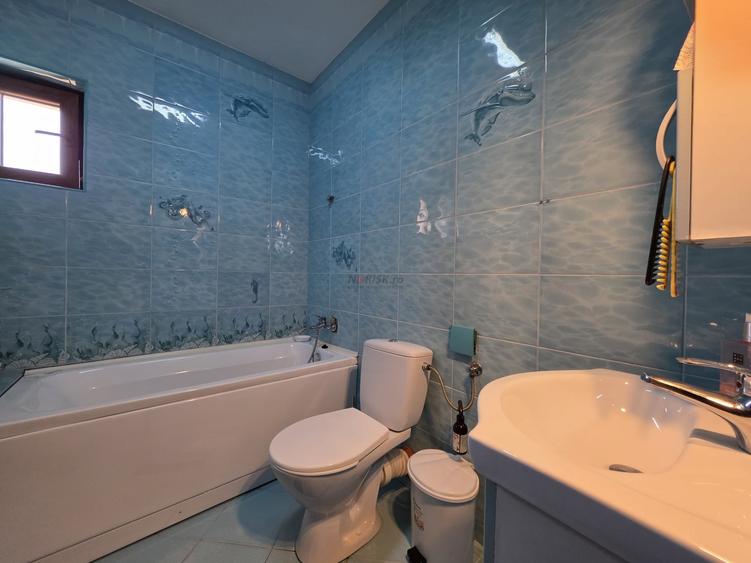Casă individuală cu 4 camere cu Canalizare în Domnești
