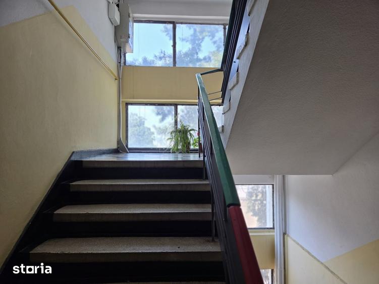 Apartament cu 3 camere semidecomandat în Ultracentral