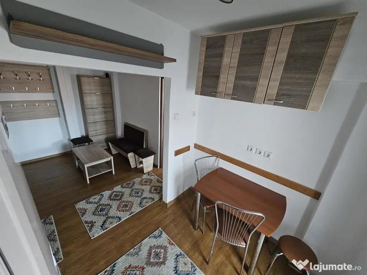 Apartament cu 2 camere decomandat, mobilat în Central