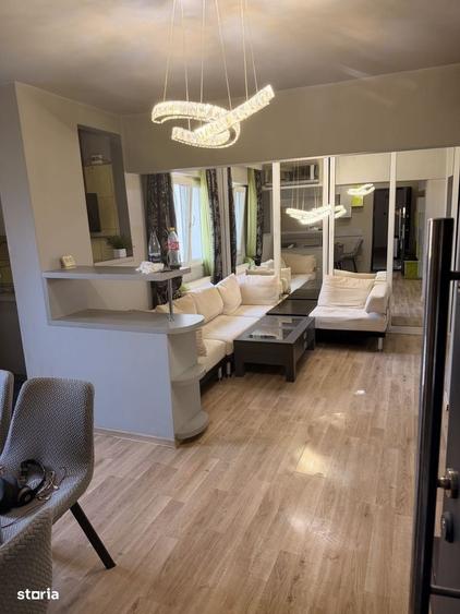 Apartament cu 3 camere în Tineretului