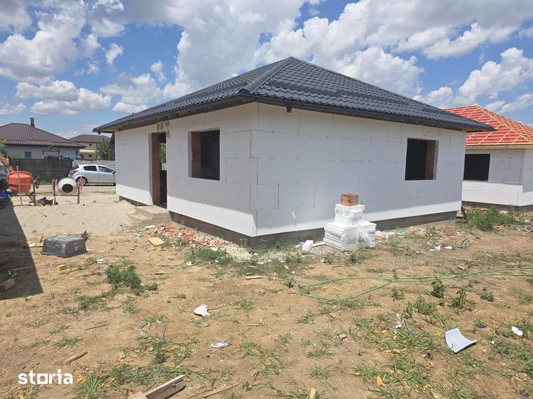 Casă cu 3 camere cu Teren 290 Mp în Clinceni