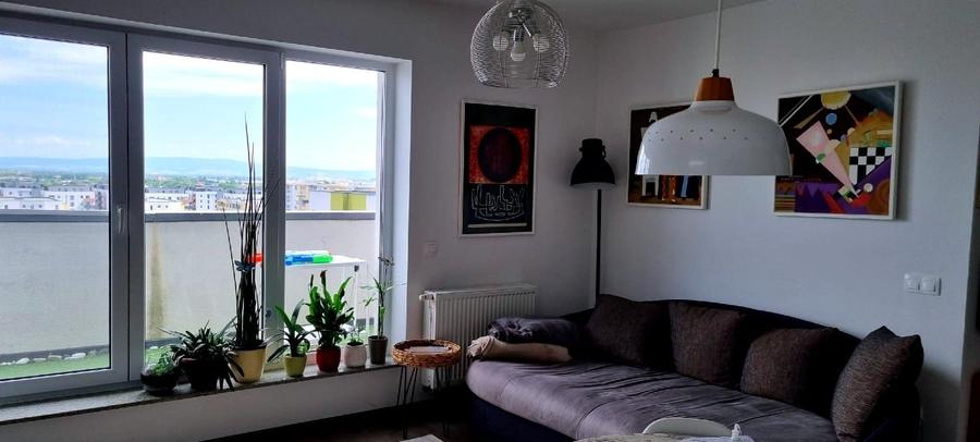 Apartament cu 3 camere decomandat, mobilat în Avantgarden