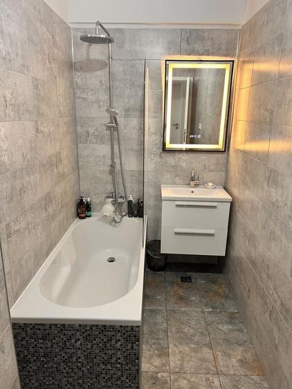 Apartament cu 3 camere decomandat în Șerban Vodă
