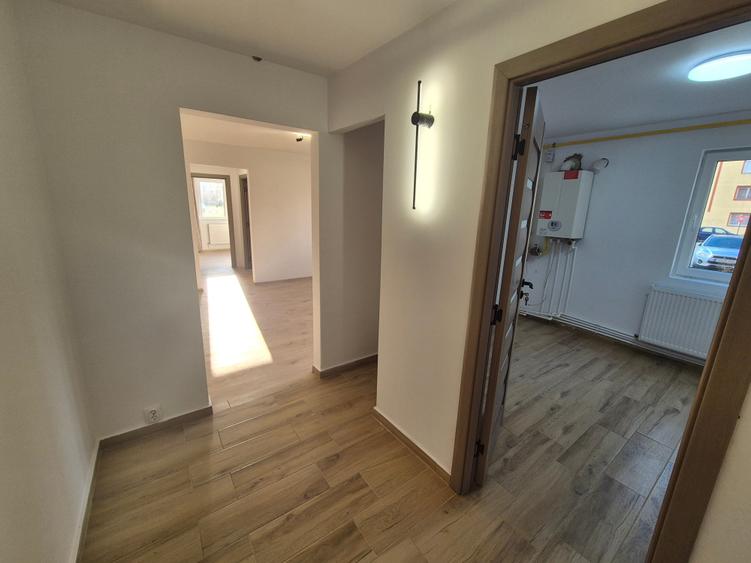 Apartament cu 2 camere semidecomandat în Micro I