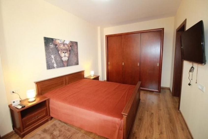 Apartament cu 2 camere semidecomandat, mobilat în Romană