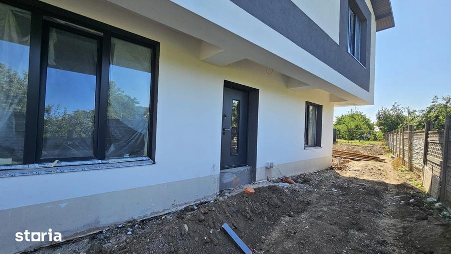 Casă cu 4 camere cu Teren 330 Mp în Chiajna