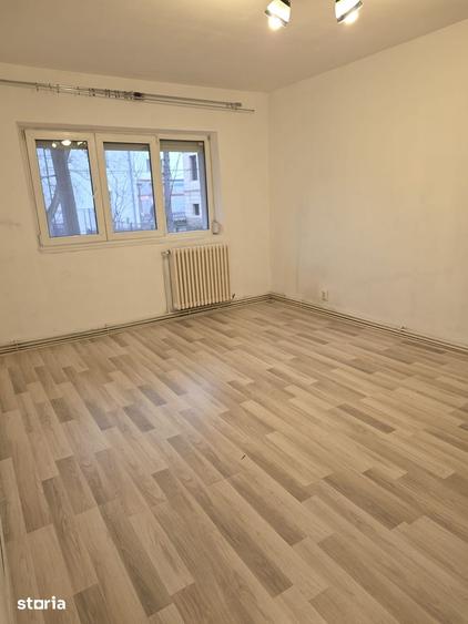Apartament cu 3 camere decomandat în Piața Unirii