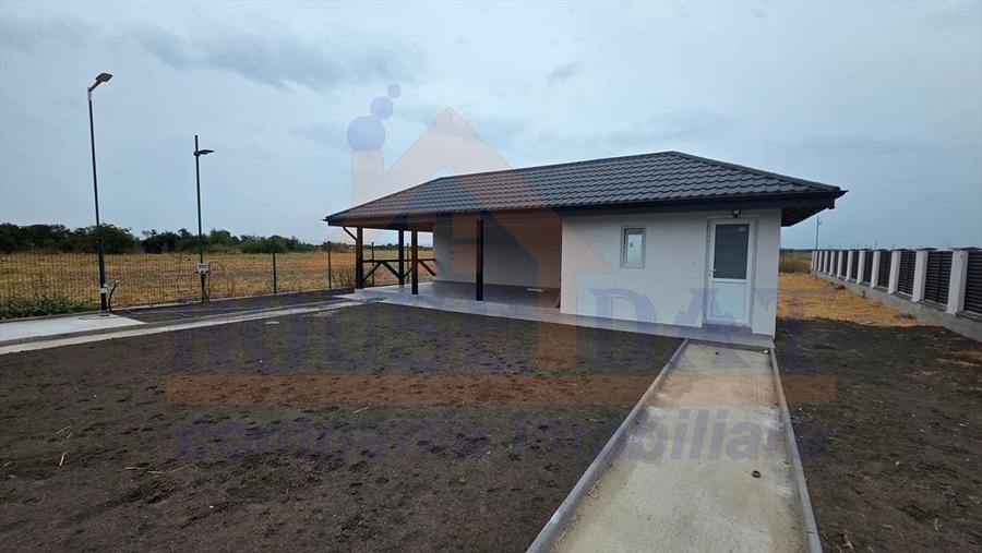 Casă cu 3 camere cu Teren 1400 Mp în Butimanu
