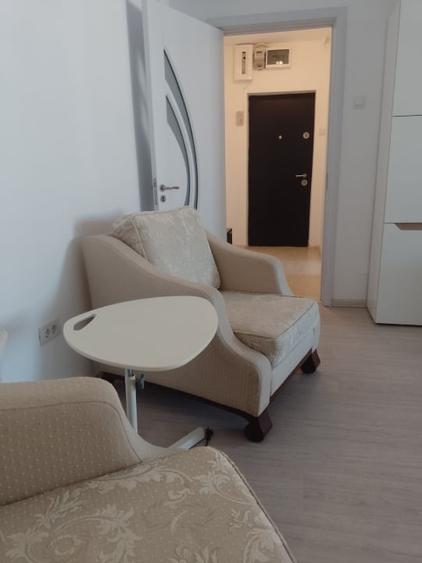 Apartament cu 2 camere semidecomandat, mobilat în Central