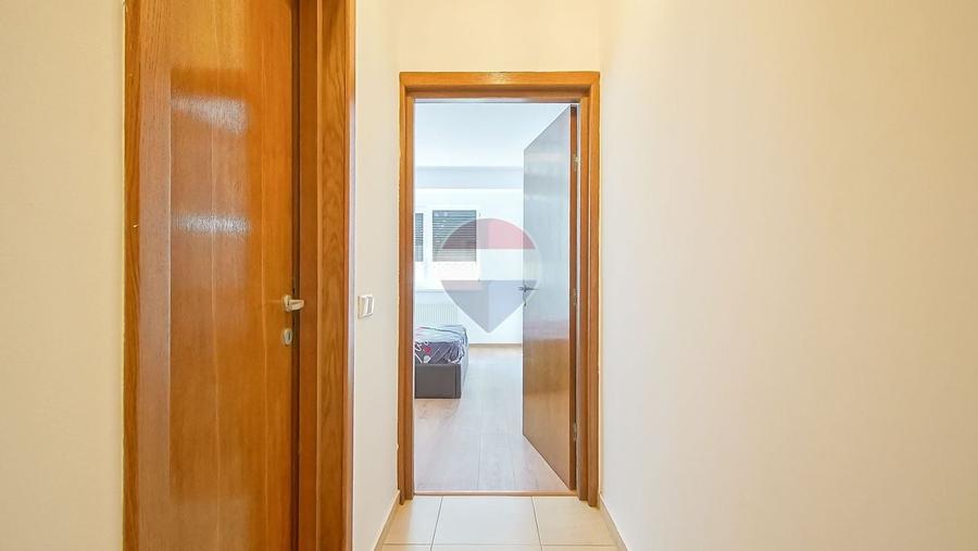 Apartament cu 2 camere decomandat în Tractorul