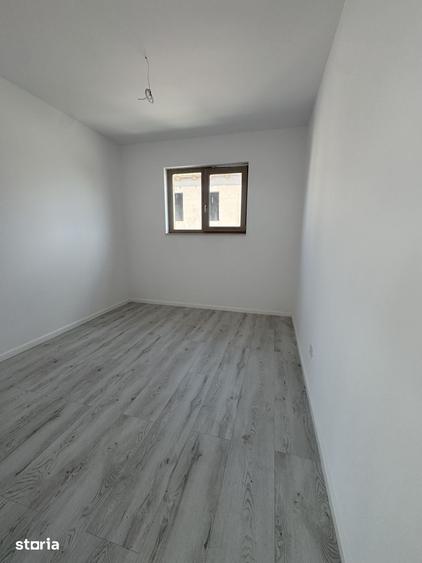 Casă cu 4 camere cu Teren 420 Mp în Plaiul Vulcanești
