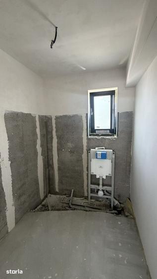 Casă cu 4 camere cu Teren 400 Mp în Domnești